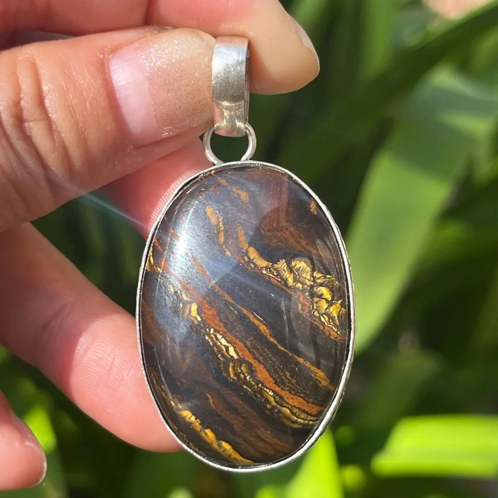 Silver‎ plated iron tiger eye pendant